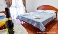 apartmani Loka, private accommodation in city Sutomore, Montenegro